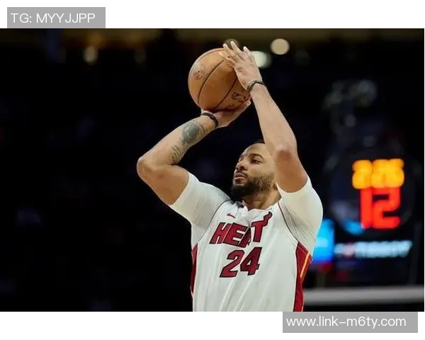 诺曼鲍威尔表现出色17投9中贡献21分三分球命中率高达50但难挽败局 诺曼鲍威尔表现出色17投9中贡献21分三分球命中率高达50但难挽败局